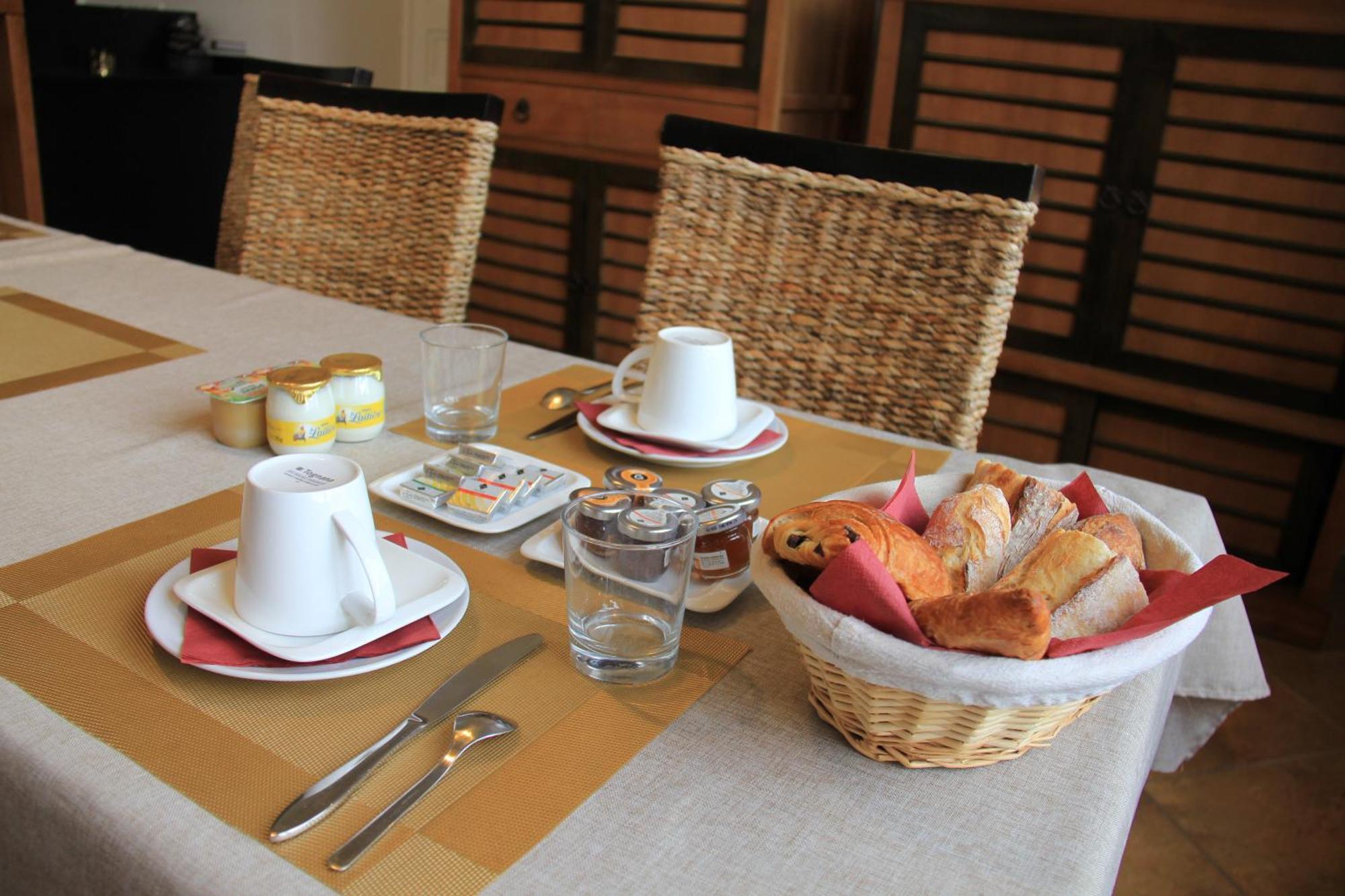 Domaine De La Tisnere Bed & Breakfast Gelos Bagian luar foto